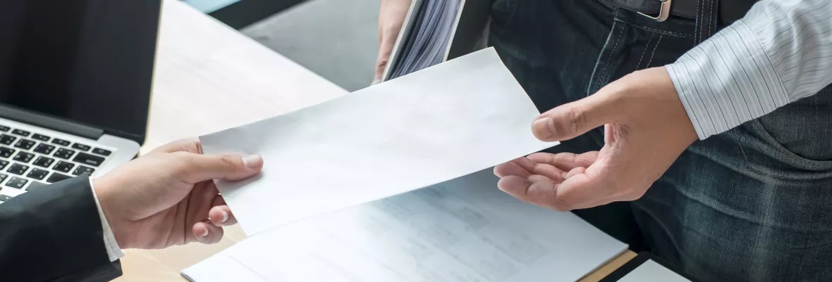 Wypowiedzenie umowy o pracę: prawa pracownika, obowiązki pracodawcy i rola oprogramowania Teta HR